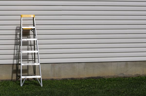 Cost of Siding Service in Spring