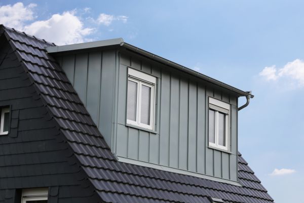 Composite Siding Service in Spring
