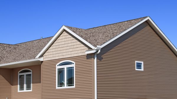 Cost of Residential Siding Service in Spring