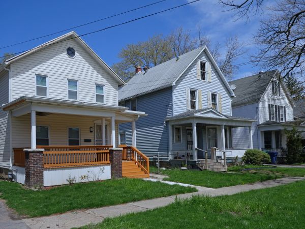 Aluminum Siding Replacement in Spring